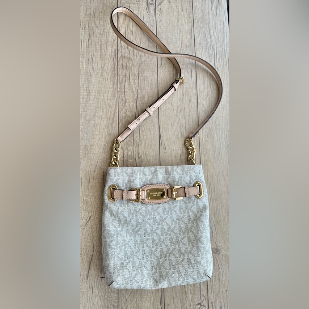 MICHAEL Michael Kors White and Gold Bag